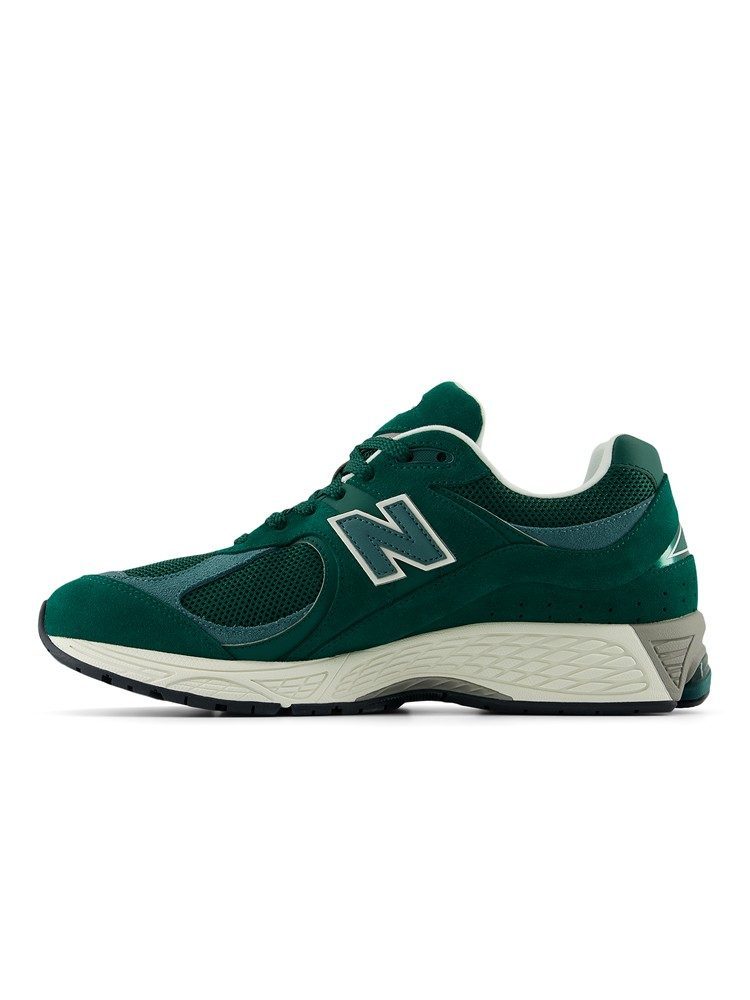 NEW BALANCE  2002R 